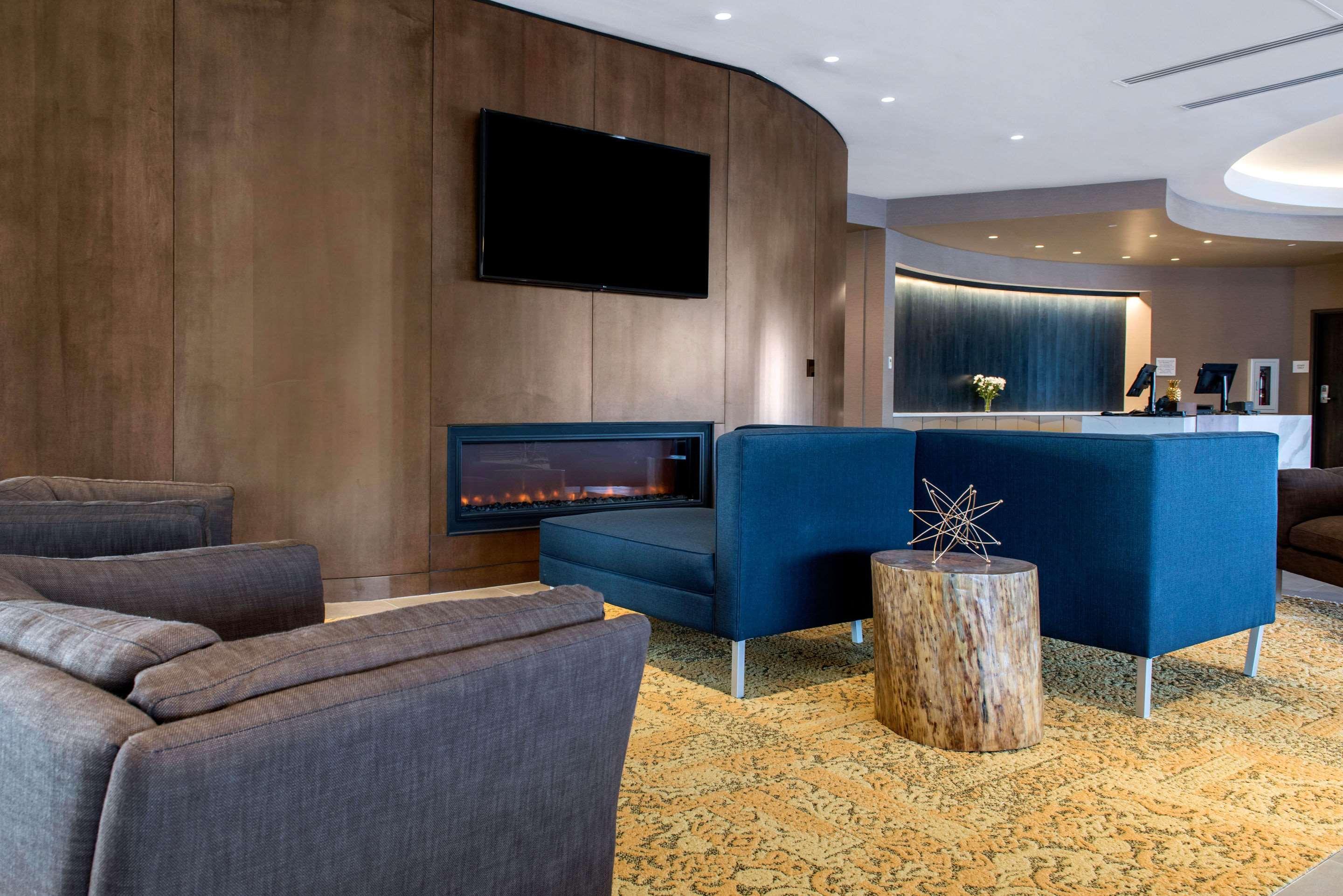 Wyndham Westfield Hotel Buitenkant foto